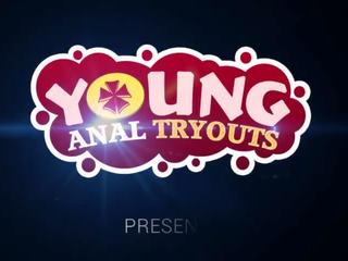 Ung anala tryouts-kinky pojke lures två first-rate babes på hans erected manhood