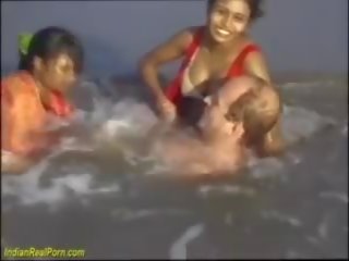 Todellinen intialainen hauska at the ranta, vapaa todellinen xxx seksi video- mov f1