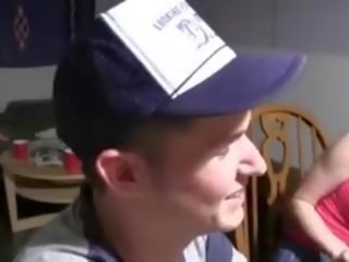 Mlada schoolmates fukanje na poker noč