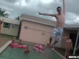 Impresionante piscina fiesta initiates a fabulous adulto vídeo orgía