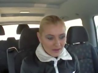 Hitchhiker slut produces it up to her drivers