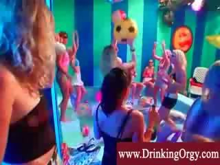 Discoteca pieno con europeo pornostar