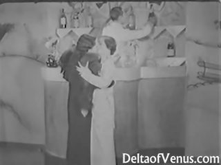 Annata sesso clip da il 1930s due donne un uomo (ffm) trio nudista bar