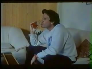 Echange de femmes pour le week-end 1985, xxx clip 7f