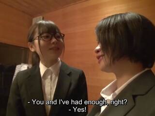 Japonez femeie employees tasked cu filming o uriaș unfaithful japonez soțiile superior arcuri swingeri petrecere