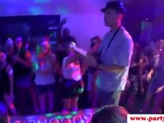 Petreceri european skanks inpulit aproximativ