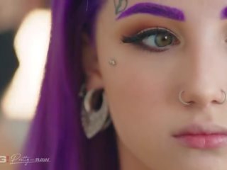Fabulous inked ungu rambut remaja ingin kasar seks film xxx film movs