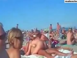 Publiek naakt strand swinger seks film in zomer 2015