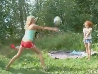 Volleyball vixens dati na prostem trojček fafanje